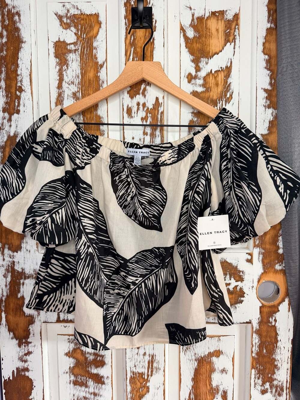 Ellen Tracy Off-the-Shoulder Short Puff Sleeve Top Black & White Leaf Size XS